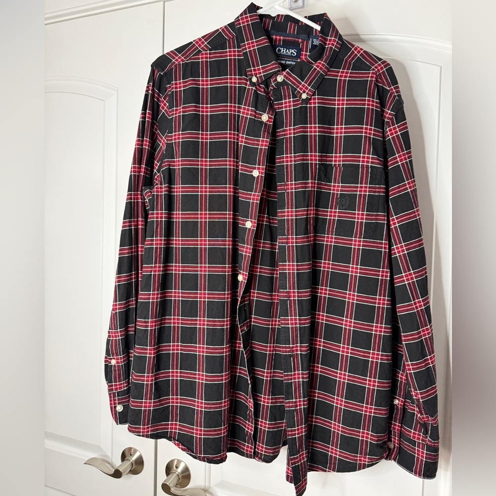 Chaps Men's Plaid Shirt in Black and Red